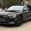 424 Bнедорожник Audi Q8 E-tron S электро черный прокат аренда