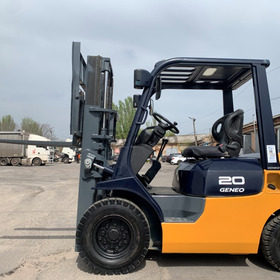 навантажувач вилковий дизельний Toyota, з щоглою вагонного типу