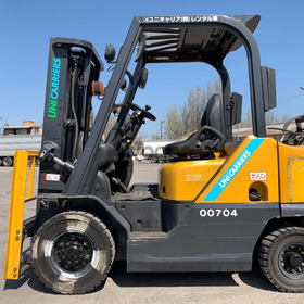 навантажувач вилковий TCM (Nissan) на 2.5 тонни, з бічним зсувом