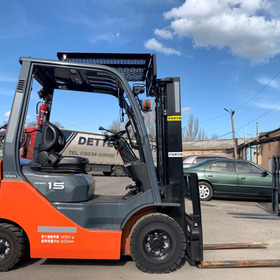 Вилковий автонавантажувач Toyota, вагоник з позиціонером вил. У заводському фарбуванні.