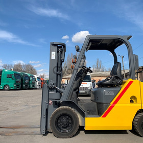 Вилочний автонавантажувач TCM (Nissan), 2017 року, з напрацюванням 7706 м/год.